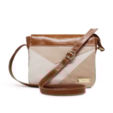 Bolsa Transversal de Couro Gabi - Caramelo/Off White/Nude | Por Nanda Soares Bolsa Transversal de Couro Gabi - Caramelo/Off White/Nude | Por Nanda Soares